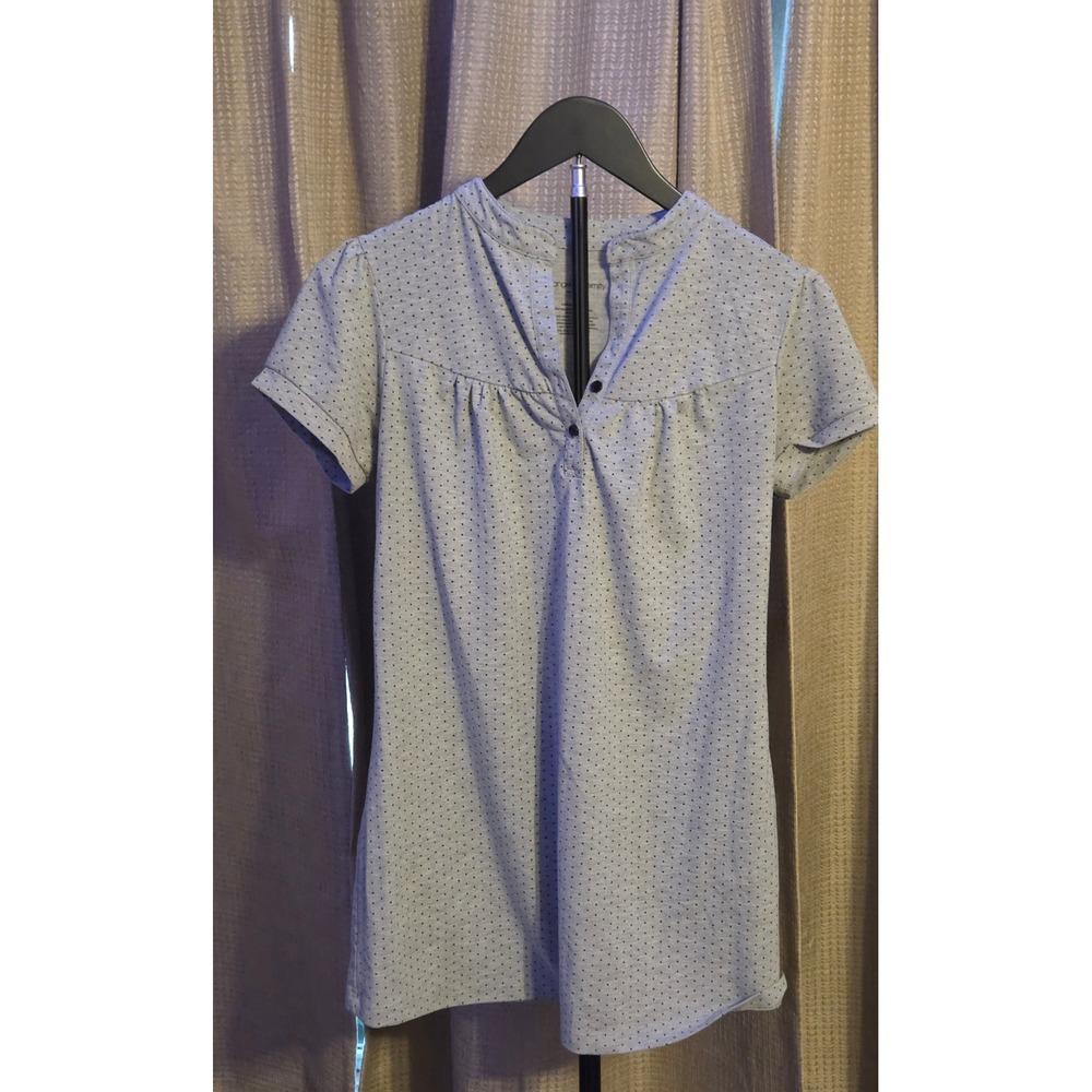 Liz Lange Maternity Short Sleeve 2 Button Shirt Women's Medium Gray Polka Dots